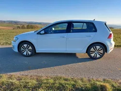 Weiß Gebraucht 2017 VW e-Golf Kleinwagen | 11.900 € (Fairer Preis)