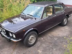 Rot Gebraucht 1977 Alfa Romeo Alfetta Limousine | 12.500 €