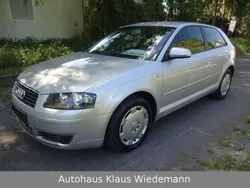 Licht silber Gebraucht 2003 Audi A3 Attraction Limousine | 7.500 €