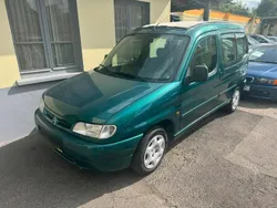 Grün Gebraucht 1999 Citroën Berlingo Van / Kleinbus | 2.750 €
