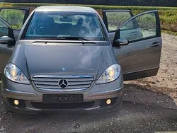 Grau Gebraucht 2006 Mercedes 200 Kleinwagen | 2.200 € (Guter Preis)