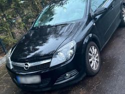 Schwarz Gebraucht 2009 Opel Astra GTC Coupé | 1.750 €