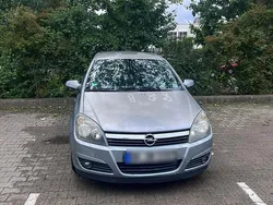 Silber Gebraucht 2005 Opel Astra Limousine | 1.500 € (Guter Preis)
