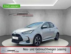 Silver grey Neu 2025 Toyota Yaris Hybrid Trend Limousine | 21.500 € (Superpreis)