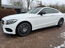 Weiß Gebraucht 2017 Mercedes C250 AMG line Cabrio | 25.000 €