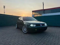 Grün Gebraucht 2003 VW Golf IV Kleinwagen | 5.500 €