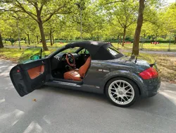 Grau Gebraucht 2001 Audi TT Roadster Cabrio | 10.850 €