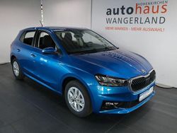 Blau Neu 2025 Skoda Fabia Kleinwagen | 19.890 € (Etwas zu teuer)