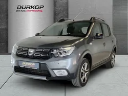 Grau Gebraucht 2018 Dacia Sandero Celebration Kleinwagen | 9.450 € (Fairer Preis)