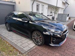 Schwarz Gebraucht 2021 Kia ProCeed GT Kleinwagen | 22.990 € (Guter Preis)