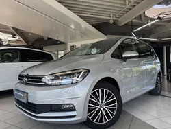 Reflexsilber metallic Gebraucht 2023 VW Touran Van / Kleinbus | 37.500 € (Teuer)