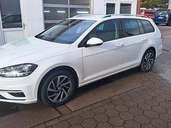 Weiß Gebraucht 2017 VW Golf VII Sound Kombi | 12.000 € (Fairer Preis)