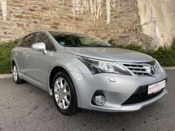 Silber Gebraucht 2014 Toyota Avensis Kombi | 10.890 € (Etwas zu teuer)