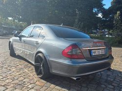 Grau Gebraucht 2006 Mercedes E280 Avantgarde Limousine | 6.300 € (Fairer Preis)