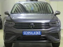 Platinum gray (metallic) Gebraucht 2024 VW Tiguan Allspace Life SUV | 33.950 € (Superpreis)