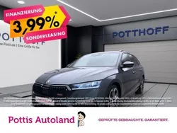 Grau Gebraucht 2021 Skoda Octavia RS Kombi | 27.977 € (Fairer Preis)