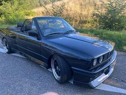 Schwarz Gebraucht 1987 BMW 325 Cabriolet Performance Cabrio | 39.000 €