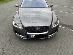 Grau Gebraucht 2016 Jaguar XF Prestige Limousine | 14.300 € (Etwas zu teuer)