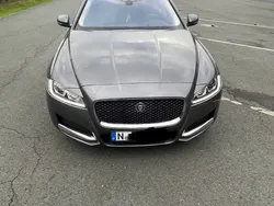 Grau Gebraucht 2016 Jaguar XF Prestige Limousine | 14.700 € (Etwas zu teuer)