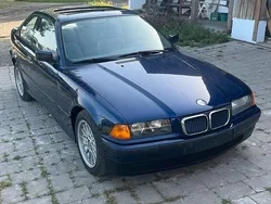 Blau Gebraucht 1996 BMW 318 Coupé | 4.600 €