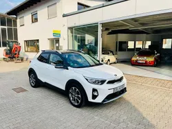 Weiß Gebraucht 2019 Kia Stonic Spirit SUV | 14.900 € (Fairer Preis)