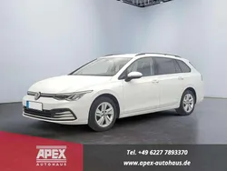 Weiß Gebraucht 2023 VW Golf VIII Life Kombi | 23.890 € (Fairer Preis)