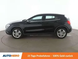 Schwarz Gebraucht 2016 Mercedes GLA200 Urban SUV | 17.930 € (Fairer Preis)