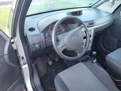 Silber Gebraucht 2003 Opel Meriva Van / Kleinbus | 790 € (Guter Preis)