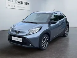 Grau Gebraucht 2024 Toyota Aygo Team Kleinwagen | 19.340 € (Etwas zu teuer)