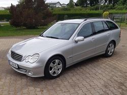Silber Gebraucht 2006 Mercedes C220 Avantgarde Kombi | 4.450 € (Teuer)