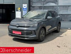 Grau Gebraucht 2024 VW Tiguan Life SUV | 31.950 € (Fairer Preis)