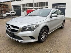 Silber Gebraucht 2017 Mercedes CLA220 Shooting Brake Kombi | 9.999 € (Guter Preis)