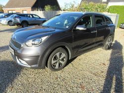 Grau Gebraucht 2018 Kia Niro Vision SUV | 13.950 € (Superpreis)