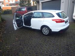 Weiß Gebraucht 2016 Ford Focus Trend Kombi | 6.100 € (Fairer Preis)