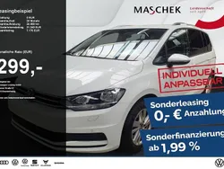 Pure white Gebraucht 2024 VW Touran Comfortline Van / Kleinbus | 30.840 € (Guter Preis)