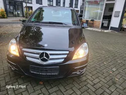 Kosmosschwarz metalliclack Gebraucht 2010 Mercedes B180 Sport Edition Van / Kleinbus | 2.800 € (Fairer Preis)