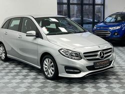 Silber Gebraucht 2017 Mercedes B180 Van / Kleinbus | 15.999 € (Fairer Preis)