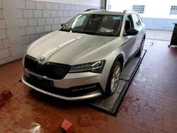 Silber Gebraucht 2022 Skoda Superb Scout 4x4 Kombi | 23.990 € (Guter Preis)