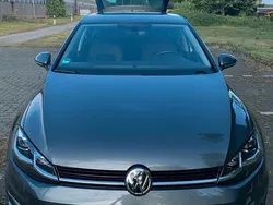 Grau Gebraucht 2019 VW Golf VII Highline Limousine | 16.000 € (Fairer Preis)