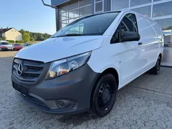 Weiß Gebraucht 2023 Mercedes Vito Van / Kleinbus | 33.990 € (Fairer Preis)