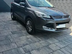 Grau Gebraucht 2014 Ford Kuga SUV | 8.000 € (Teuer)