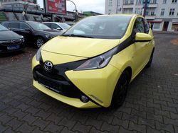 Gelb Gebraucht 2017 Toyota Aygo Kleinwagen | 8.990 € (Fairer Preis)