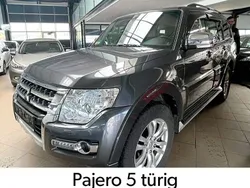 Grau Gebraucht 2017 Mitsubishi Pajero Edition SUV | 32.600 € (Fairer Preis)
