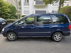 Blau Gebraucht 2008 VW Sharan Van / Kleinbus | 5.000 € (Teuer)