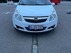 Weiß Gebraucht 2009 Opel Corsa Edition Limousine | 2.300 € (Guter Preis)