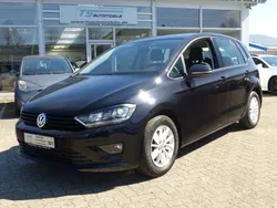 Schwarz Gebraucht 2017 VW Golf Sportsvan Trendline Van / Kleinbus | 10.950 € (Fairer Preis)