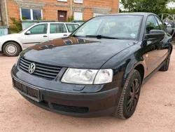 Schwarz Gebraucht 2000 VW Passat Limousine | 1.999 € (Fairer Preis)