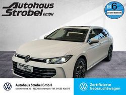 Pure white Gebraucht 2024 VW Passat Elegance Kombi | 46.990 € (Teuer)