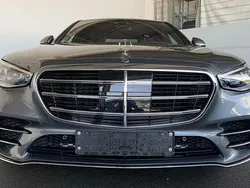Grau / selenitgrau / metallic Gebraucht 2022 Mercedes S580 AMG Limousine | 85.970 € (Superpreis)
