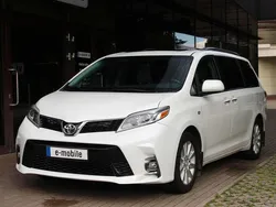 Weiß Gebraucht 2015 Toyota Sienna XLE Van / Kleinbus | 18.800 €